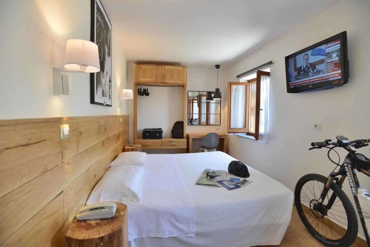 Albergo Les Dependances Норча Екстериор снимка